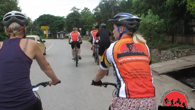 6 Days Hanoi Cycling To Ninh Binh - Halong - Catba island Tour